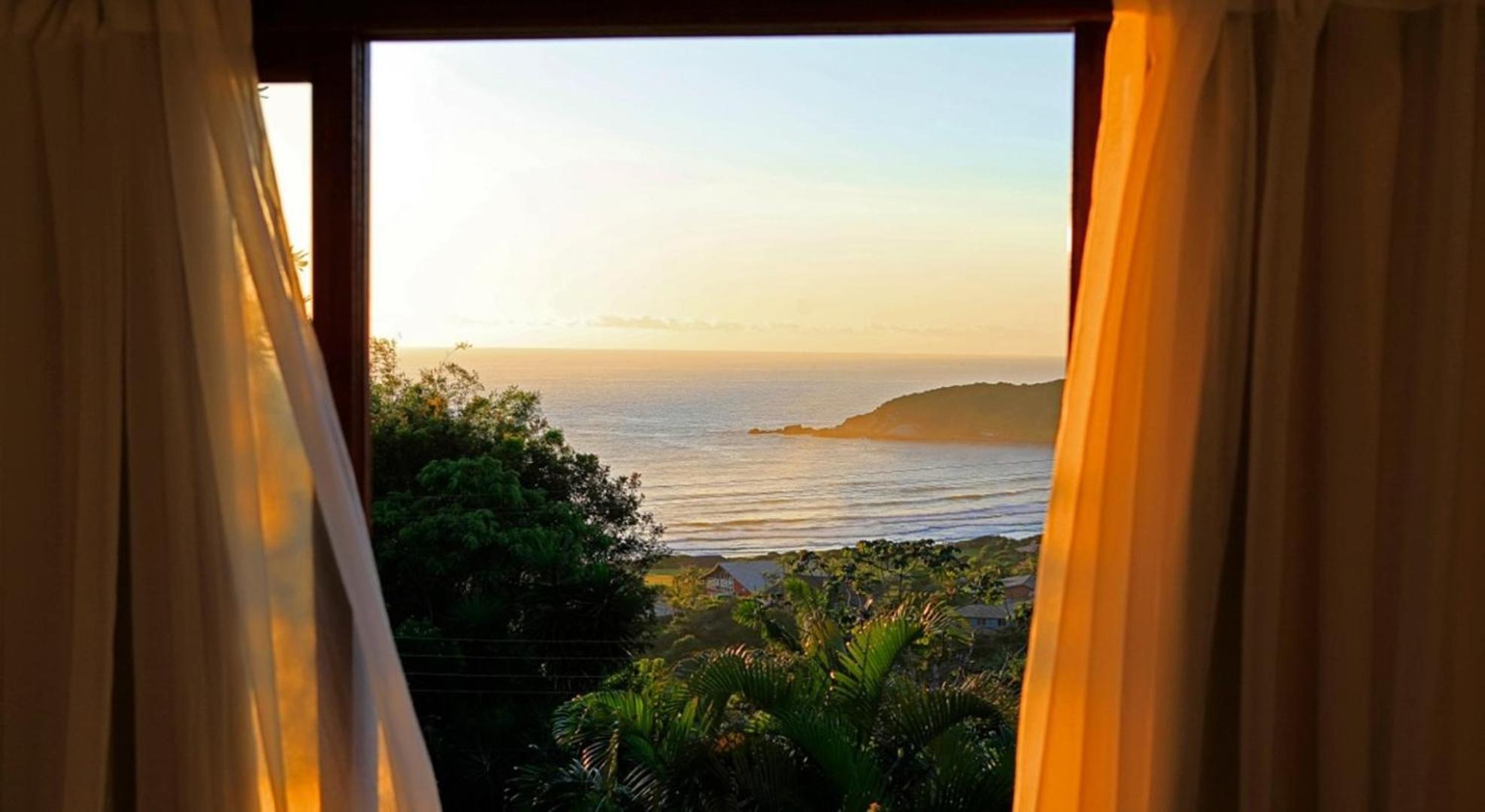 Pousada Vigia Das Mares - Vista Para O Mar, Localizada No Caminho Do Rei, Parte Mais Nobre Da Прайя-ду-Роза Экстерьер фото